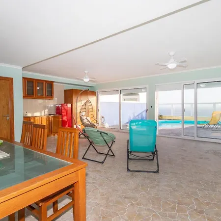 Feriehus Whale Song Feteiras