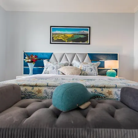 Whale Song Feriehus Feteiras