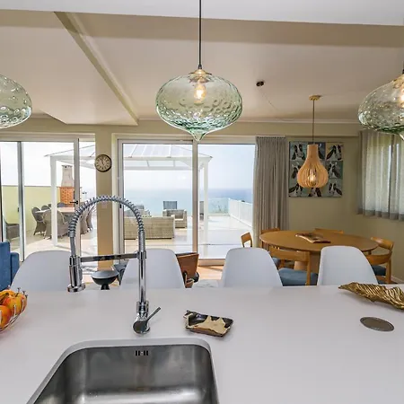 度假居 Whale Song *